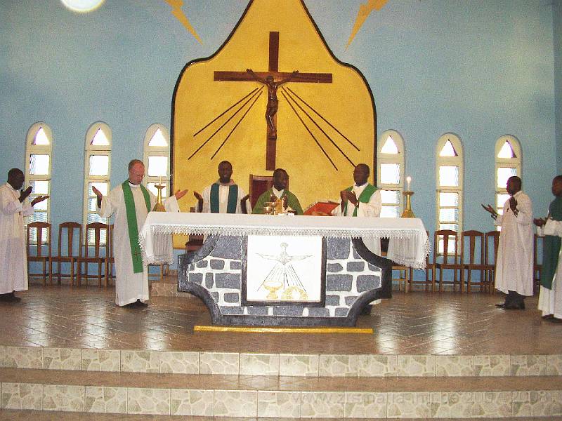 0025 Parochiekerk Goma.JPG